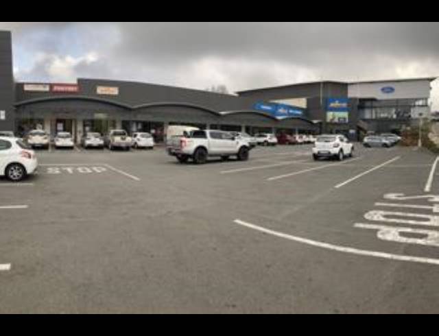 1,137M² BUSINESS CENTRE TO LET IN WATERFALL